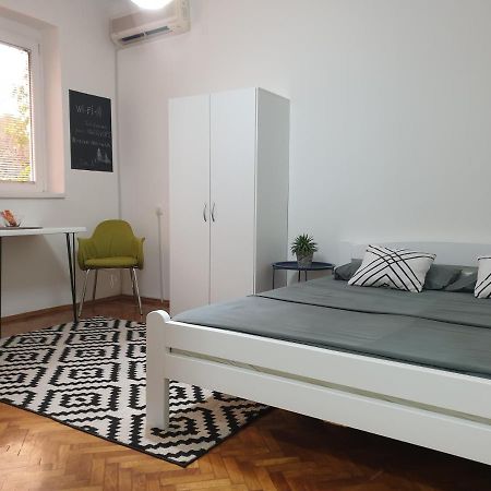 Apartman Park Jagodina-Studio U Centru Grada Free Parking Exterior foto