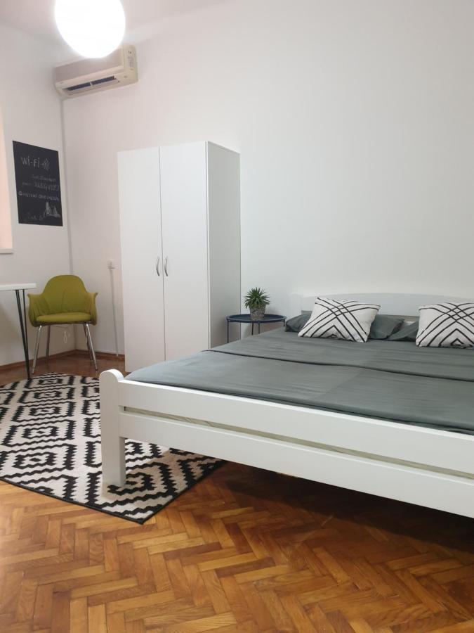 Apartman Park Jagodina-Studio U Centru Grada Free Parking Exterior foto