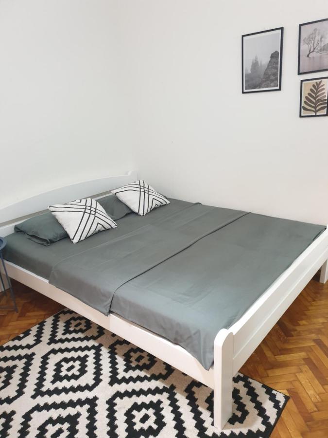 Apartman Park Jagodina-Studio U Centru Grada Exterior foto
